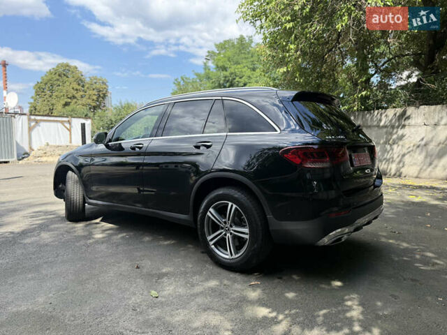 Черный Мерседес ГЛЦ-Класс, объемом двигателя 2 л и пробегом 115 тыс. км за 28000 $, фото 2 на Automoto.ua
