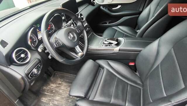 Чорний Мерседес ГЛЦ-Клас, об'ємом двигуна 2 л та пробігом 54 тис. км за 27900 $, фото 1 на Automoto.ua