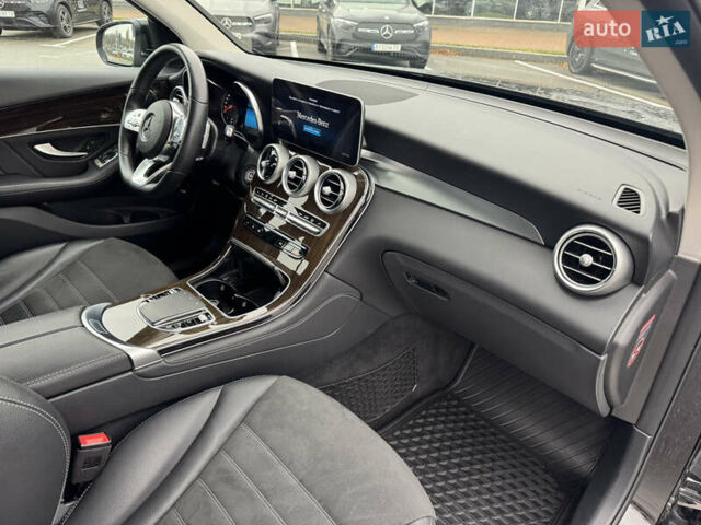 Черный Мерседес ГЛЦ-Класс, объемом двигателя 1.95 л и пробегом 79 тыс. км за 43523 $, фото 21 на Automoto.ua