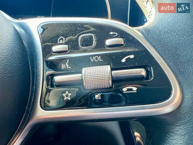 Черный Мерседес ГЛЦ-Класс, объемом двигателя 1.99 л и пробегом 102 тыс. км за 40200 $, фото 18 на Automoto.ua