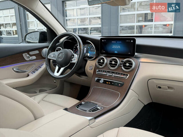 Черный Мерседес ГЛЦ-Класс, объемом двигателя 2 л и пробегом 102 тыс. км за 34800 $, фото 2 на Automoto.ua