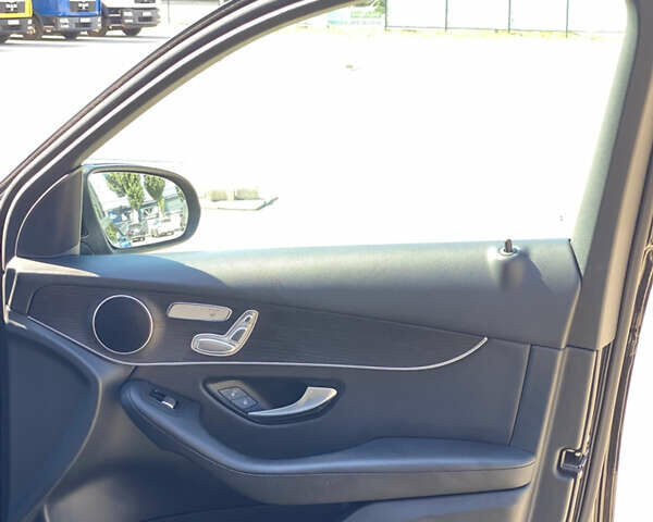 Черный Мерседес ГЛЦ-Класс, объемом двигателя 2 л и пробегом 80 тыс. км за 36500 $, фото 22 на Automoto.ua