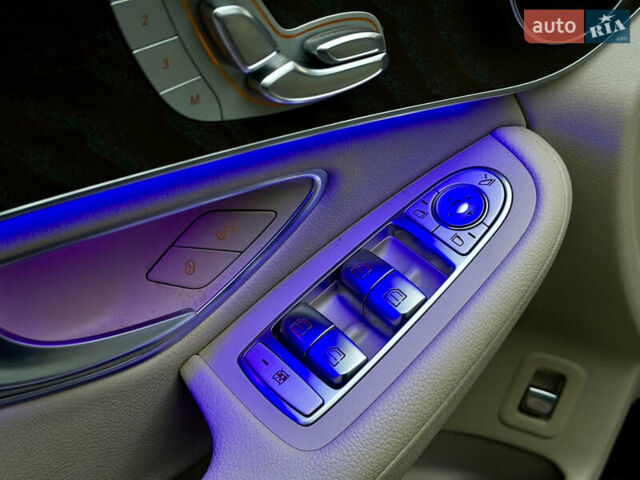 Черный Мерседес ГЛЦ-Класс, объемом двигателя 2 л и пробегом 66 тыс. км за 32000 $, фото 21 на Automoto.ua