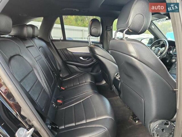 Черный Мерседес ГЛЦ-Класс, объемом двигателя 1.95 л и пробегом 74 тыс. км за 12300 $, фото 9 на Automoto.ua