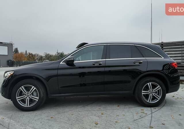 Черный Мерседес ГЛЦ-Класс, объемом двигателя 1.99 л и пробегом 29 тыс. км за 37990 $, фото 2 на Automoto.ua