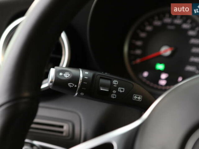 Чорний Мерседес ГЛЦ-Клас, об'ємом двигуна 1.99 л та пробігом 99 тис. км за 44899 $, фото 96 на Automoto.ua