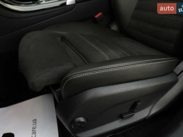 Чорний Мерседес ГЛЦ-Клас, об'ємом двигуна 1.99 л та пробігом 99 тис. км за 44899 $, фото 66 на Automoto.ua