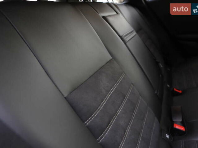 Чорний Мерседес ГЛЦ-Клас, об'ємом двигуна 1.99 л та пробігом 99 тис. км за 44899 $, фото 84 на Automoto.ua