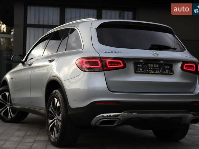 Чорний Мерседес ГЛЦ-Клас, об'ємом двигуна 1.99 л та пробігом 99 тис. км за 44899 $, фото 3 на Automoto.ua