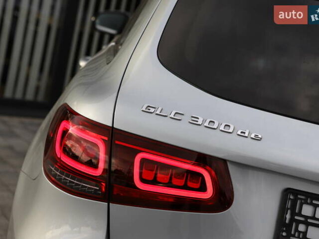 Чорний Мерседес ГЛЦ-Клас, об'ємом двигуна 1.99 л та пробігом 99 тис. км за 44899 $, фото 56 на Automoto.ua