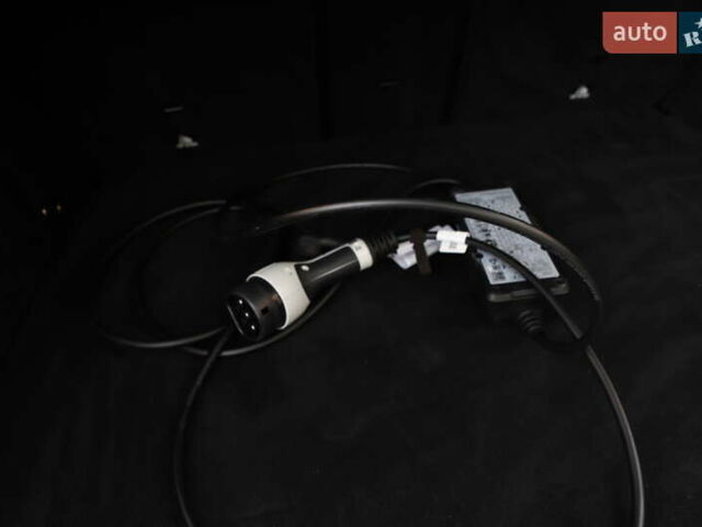 Чорний Мерседес ГЛЦ-Клас, об'ємом двигуна 1.99 л та пробігом 99 тис. км за 44899 $, фото 90 на Automoto.ua