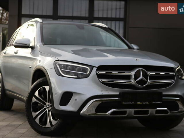 Чорний Мерседес ГЛЦ-Клас, об'ємом двигуна 1.99 л та пробігом 99 тис. км за 44899 $, фото 1 на Automoto.ua