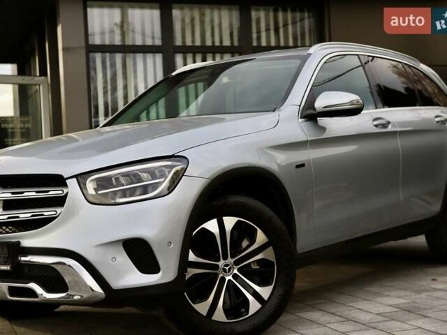 Чорний Мерседес ГЛЦ-Клас, об'ємом двигуна 1.99 л та пробігом 99 тис. км за 44899 $, фото 10 на Automoto.ua