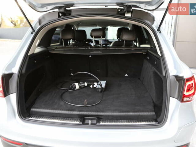 Чорний Мерседес ГЛЦ-Клас, об'ємом двигуна 1.99 л та пробігом 99 тис. км за 44899 $, фото 89 на Automoto.ua