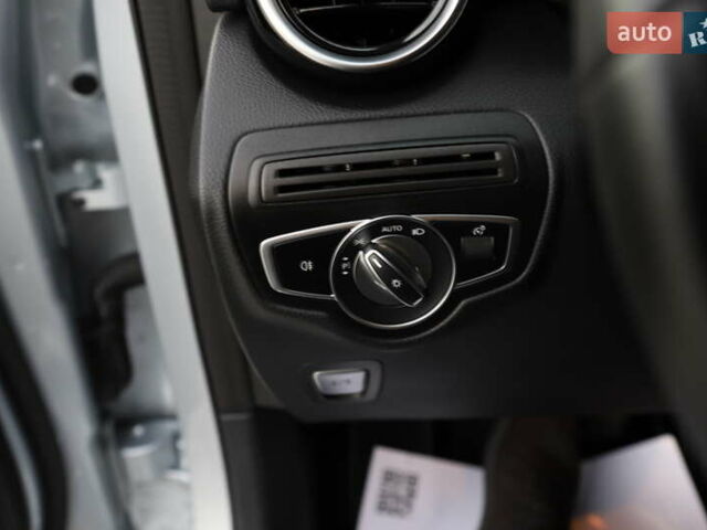 Чорний Мерседес ГЛЦ-Клас, об'ємом двигуна 1.99 л та пробігом 99 тис. км за 44899 $, фото 97 на Automoto.ua