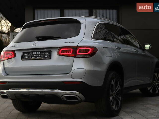 Чорний Мерседес ГЛЦ-Клас, об'ємом двигуна 1.99 л та пробігом 99 тис. км за 44899 $, фото 2 на Automoto.ua