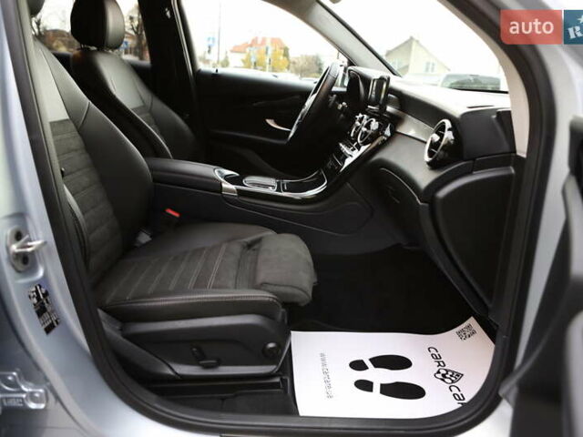 Чорний Мерседес ГЛЦ-Клас, об'ємом двигуна 1.99 л та пробігом 99 тис. км за 44899 $, фото 74 на Automoto.ua