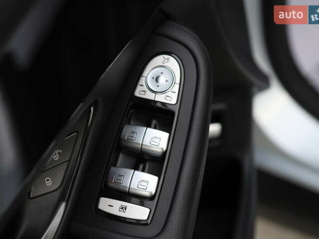 Чорний Мерседес ГЛЦ-Клас, об'ємом двигуна 1.99 л та пробігом 99 тис. км за 44899 $, фото 101 на Automoto.ua