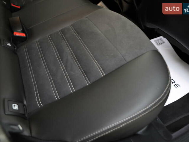 Чорний Мерседес ГЛЦ-Клас, об'ємом двигуна 1.99 л та пробігом 99 тис. км за 44899 $, фото 83 на Automoto.ua