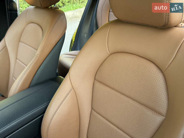 Черный Мерседес ГЛЦ-Класс, объемом двигателя 2 л и пробегом 50 тыс. км за 63950 $, фото 45 на Automoto.ua