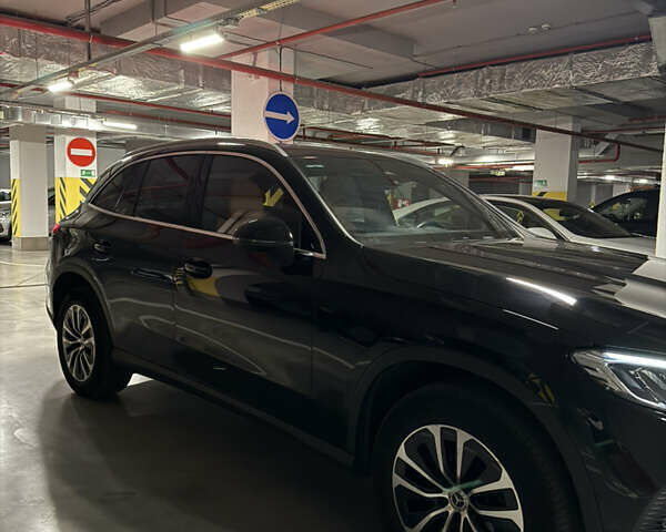 Мерседес ГЛЦ-Класс 2023 в Одессе на Automoto.ua Черный Мерседес ГЛЦ-Класс, объемом двигателя 1.99 л и пробегом 52 тыс. км за 62000 $, фото 2 на Automoto.ua