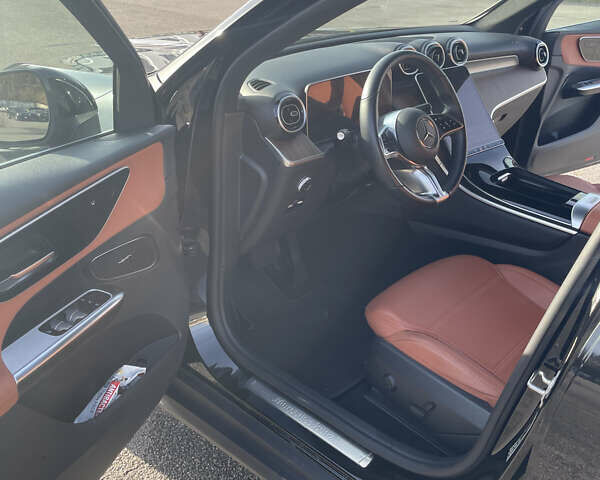 Чорний Мерседес ГЛЦ-Клас, об'ємом двигуна 1.99 л та пробігом 46 тис. км за 71500 $, фото 22 на Automoto.ua