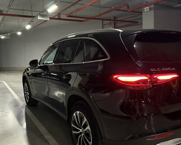 Мерседес ГЛЦ-Класс 2023 в Одессе на Automoto.ua Черный Мерседес ГЛЦ-Класс, объемом двигателя 1.99 л и пробегом 52 тыс. км за 62000 $, фото 4 на Automoto.ua