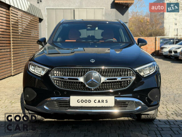 Черный Мерседес ГЛЦ-Класс, объемом двигателя 1.99 л и пробегом 53 тыс. км за 63000 $, фото 1 на Automoto.ua