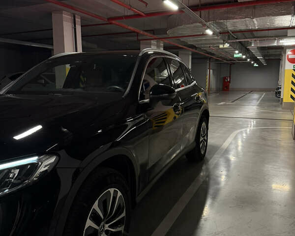 Мерседес ГЛЦ-Класс 2023 в Одессе на Automoto.ua Черный Мерседес ГЛЦ-Класс, объемом двигателя 1.99 л и пробегом 52 тыс. км за 62000 $, фото 3 на Automoto.ua