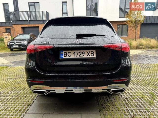 Черный Мерседес ГЛЦ-Класс, объемом двигателя 2 л и пробегом 7 тыс. км за 57000 $, фото 4 на Automoto.ua