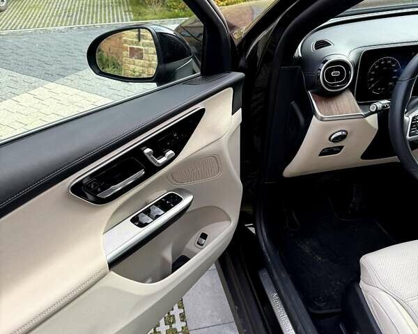 Черный Мерседес ГЛЦ-Класс, объемом двигателя 2 л и пробегом 7 тыс. км за 57000 $, фото 13 на Automoto.ua