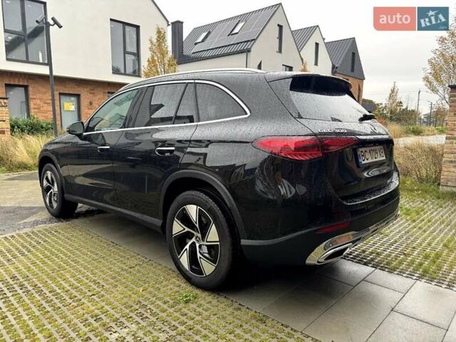 Черный Мерседес ГЛЦ-Класс, объемом двигателя 2 л и пробегом 7 тыс. км за 57000 $, фото 3 на Automoto.ua