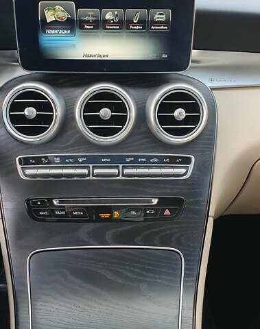 Мерседес ГЛЦ-Клас 2016 у Львові на Automoto.ua Червоний Мерседес ГЛЦ-Клас, об'ємом двигуна 2 л та пробігом 125 тис. км за 22500 $, фото 14 на Automoto.ua