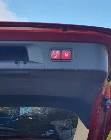 Мерседес ГЛЦ-Клас 2016 у Львові на Automoto.ua Червоний Мерседес ГЛЦ-Клас, об'ємом двигуна 2 л та пробігом 125 тис. км за 22500 $, фото 24 на Automoto.ua