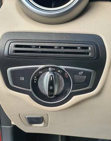 Мерседес ГЛЦ-Клас 2016 у Львові на Automoto.ua Червоний Мерседес ГЛЦ-Клас, об'ємом двигуна 2 л та пробігом 125 тис. км за 22500 $, фото 13 на Automoto.ua