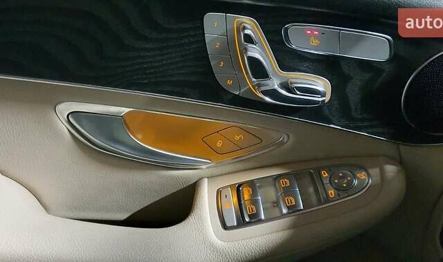 Мерседес ГЛЦ-Клас 2016 у Львові на Automoto.ua Червоний Мерседес ГЛЦ-Клас, об'ємом двигуна 2 л та пробігом 125 тис. км за 22500 $, фото 23 на Automoto.ua