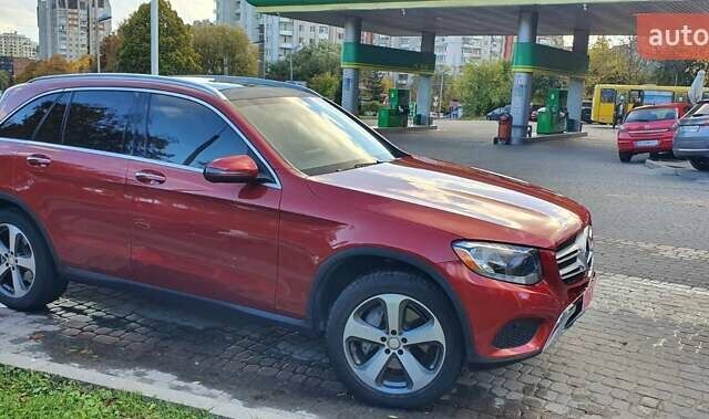 Мерседес ГЛЦ-Клас 2016 у Львові на Automoto.ua Червоний Мерседес ГЛЦ-Клас, об'ємом двигуна 2 л та пробігом 125 тис. км за 22500 $, фото 4 на Automoto.ua