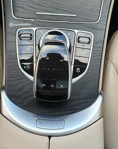 Мерседес ГЛЦ-Клас 2016 у Львові на Automoto.ua Червоний Мерседес ГЛЦ-Клас, об'ємом двигуна 2 л та пробігом 125 тис. км за 22500 $, фото 15 на Automoto.ua