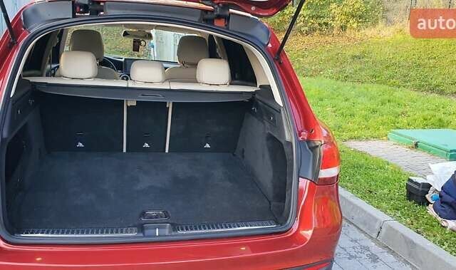 Мерседес ГЛЦ-Клас 2016 у Львові на Automoto.ua Червоний Мерседес ГЛЦ-Клас, об'ємом двигуна 2 л та пробігом 125 тис. км за 22500 $, фото 1 на Automoto.ua