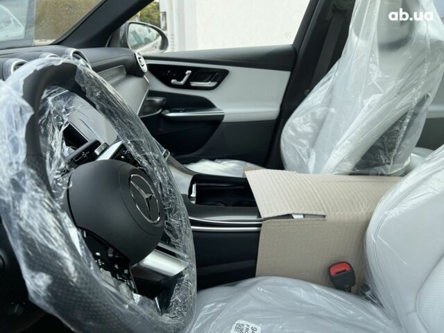 Мерседес ГЛЦ-Клас, об'ємом двигуна 2 л та пробігом 1 тис. км за 90746 $, фото 35 на Automoto.ua