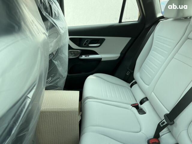 Мерседес ГЛЦ-Клас, об'ємом двигуна 2 л та пробігом 1 тис. км за 90746 $, фото 32 на Automoto.ua
