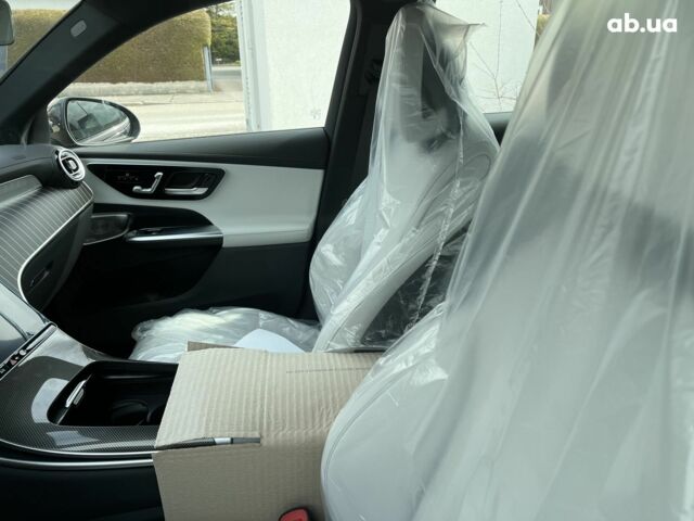 Мерседес ГЛЦ-Клас, об'ємом двигуна 2 л та пробігом 1 тис. км за 90746 $, фото 36 на Automoto.ua