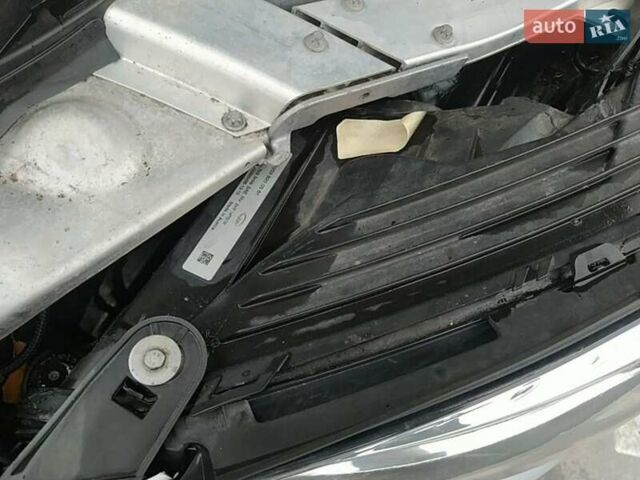Сірий Мерседес ГЛЦ-Клас, об'ємом двигуна 1.99 л та пробігом 125 тис. км за 20499 $, фото 80 на Automoto.ua