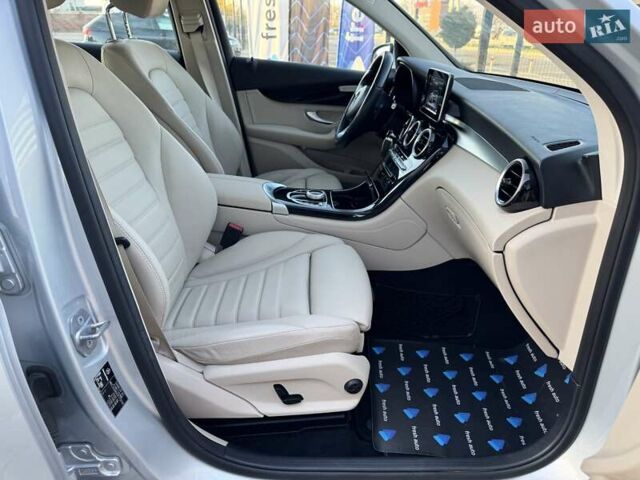 Сірий Мерседес ГЛЦ-Клас, об'ємом двигуна 2.2 л та пробігом 186 тис. км за 26900 $, фото 33 на Automoto.ua