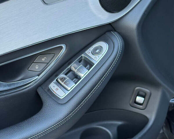 Серый Мерседес ГЛЦ-Класс, объемом двигателя 2.2 л и пробегом 220 тыс. км за 28200 $, фото 30 на Automoto.ua