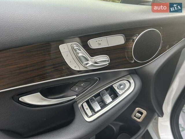 Сірий Мерседес ГЛЦ-Клас, об'ємом двигуна 1.99 л та пробігом 75 тис. км за 24900 $, фото 30 на Automoto.ua