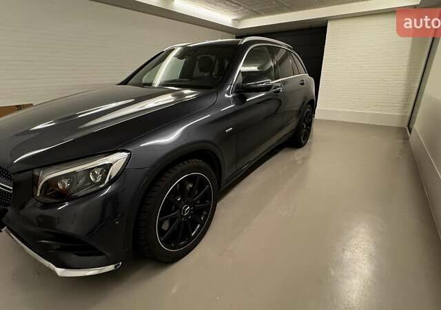 Серый Мерседес ГЛЦ-Класс, объемом двигателя 2 л и пробегом 120 тыс. км за 25500 $, фото 4 на Automoto.ua