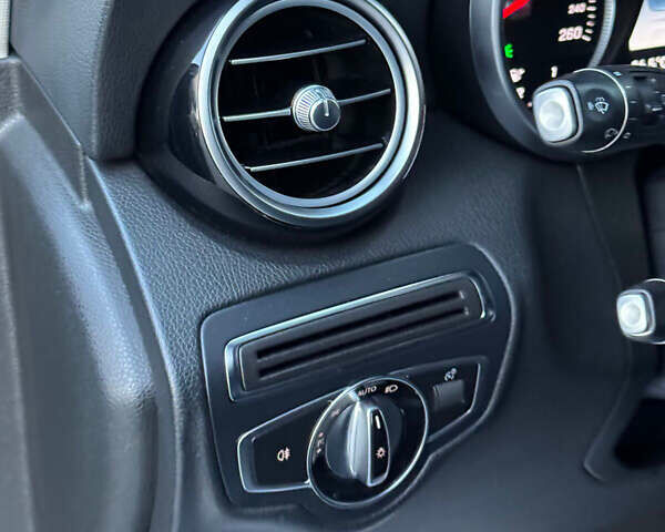 Серый Мерседес ГЛЦ-Класс, объемом двигателя 2.2 л и пробегом 220 тыс. км за 28200 $, фото 31 на Automoto.ua