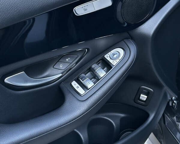 Мерседес ГЛЦ-Класс 2017 в Львове на Automoto.ua Серый Мерседес ГЛЦ-Класс, объемом двигателя 2.14 л и пробегом 199 тыс. км за 27700 $, фото 5 на Automoto.ua
