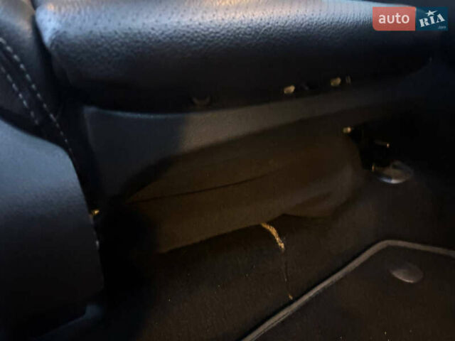 Серый Мерседес ГЛЦ-Класс, объемом двигателя 1.99 л и пробегом 140 тыс. км за 37900 $, фото 38 на Automoto.ua